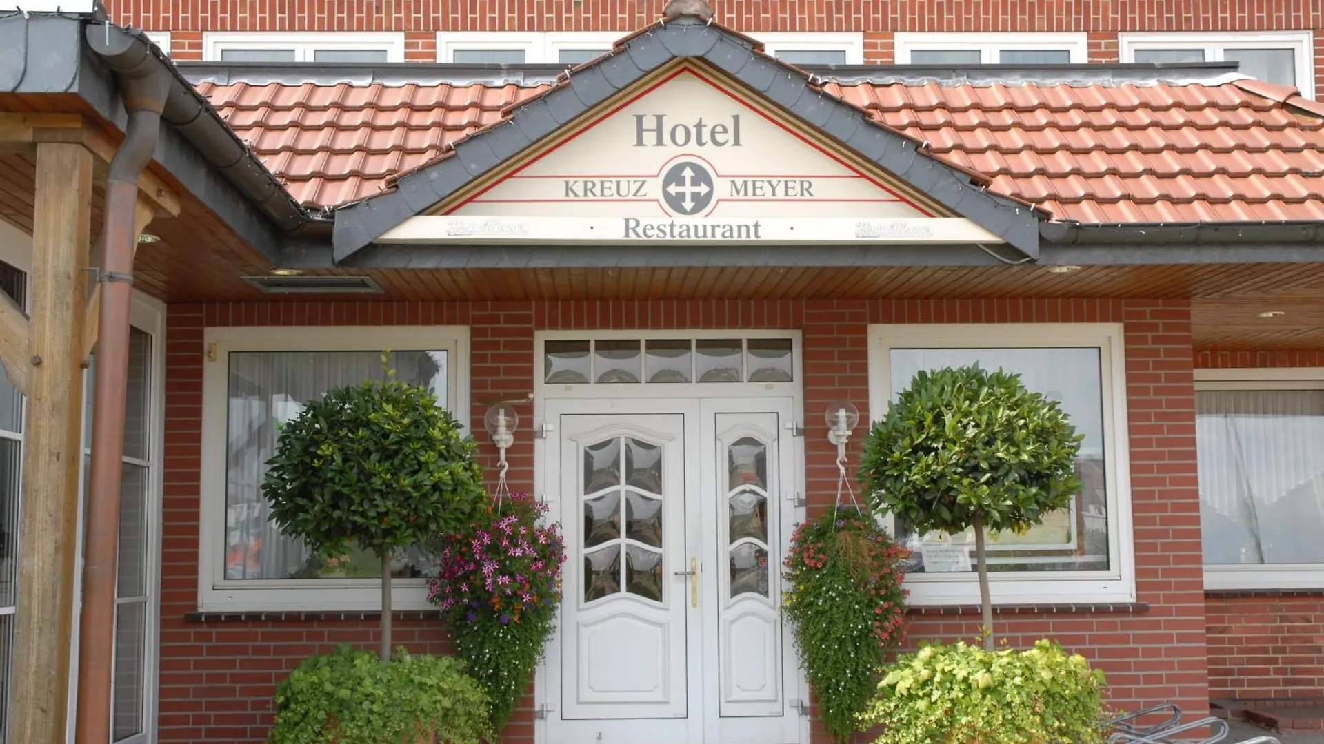 Land-Gut-Hotel Restaurant Kreuz Meyer Stuhr 3*,